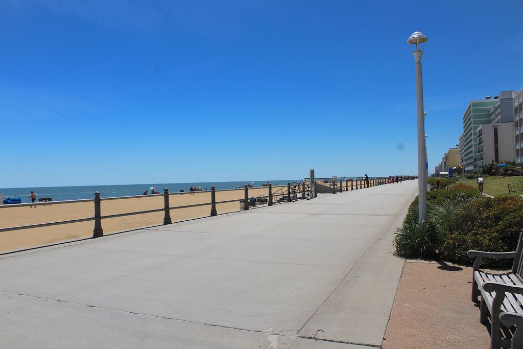 Ocean Sands Resort, Oceanfront, Virginia Beach By Vacatia Buitenkant foto